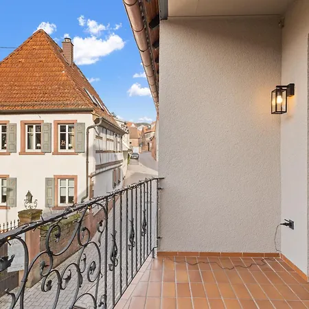 1-2 Personen - Parkplatz - Fahrradgarage - Zentrum - Kueche - Balkon - Klima Apartment