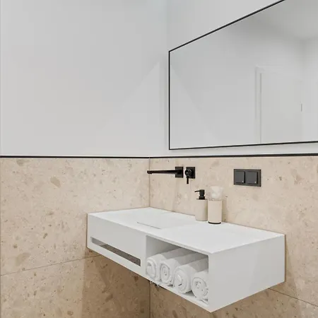 1-2 Personen - Parkplatz - Fahrradgarage - Zentrum - Kueche - Balkon - Klima * Sankt Martin