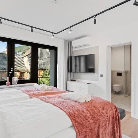 Apartment 1-2 Personen - Parkplatz - Fahrradgarage - Zentrum - Küche - Balkon - Klima