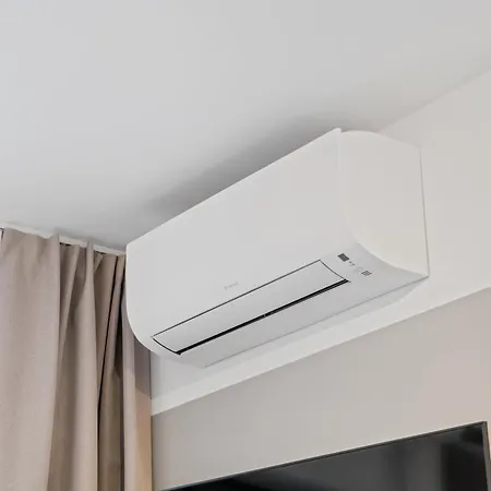 1-2 Personen - Parkplatz - Fahrradgarage - Zentrum - Küche - Balkon - Klima Apartment *