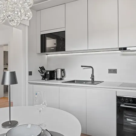 1-2 Personen - Parkplatz - Fahrradgarage - Zentrum - Küche - Balkon - Klima *