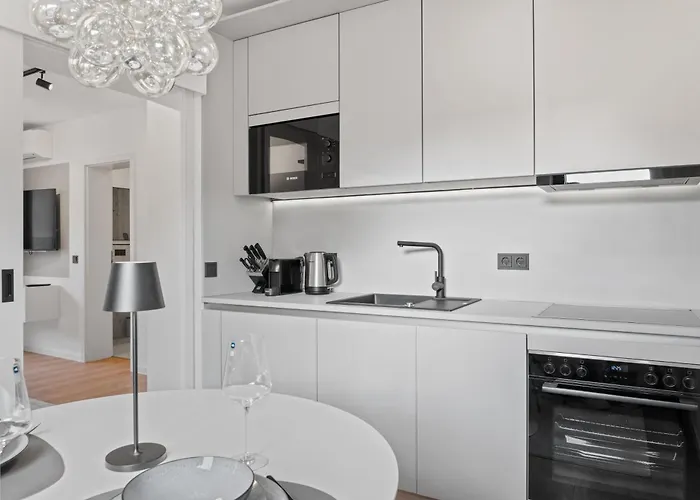 1-2 Personen - Parkplatz - Fahrradgarage - Zentrum - Kueche - Balkon - Klima *